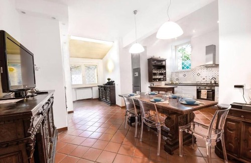 Lake Bracciano Villa | Villa Amalia Augusta with swimming pool