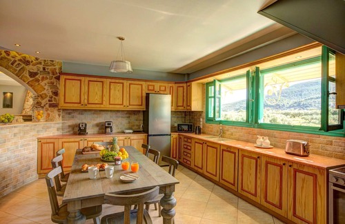 Lithakia Villa | Villa Amari by Villa Plus