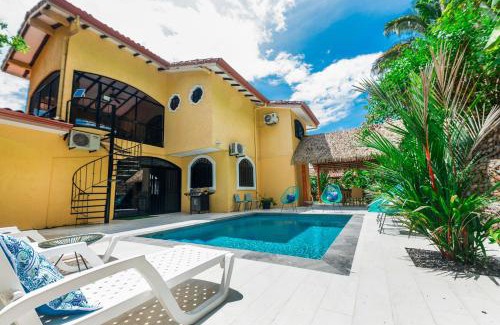 Hills of Esterillos Villa | Villa Amarilla By Vacation Pura Vida