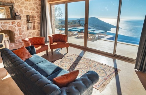 Demre House | Villa Ambar with infinity pool and great view