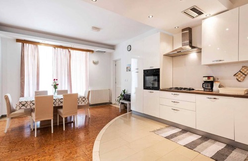 Ruzic House | Villa Ana - 3 bedroom apartment with a Pool