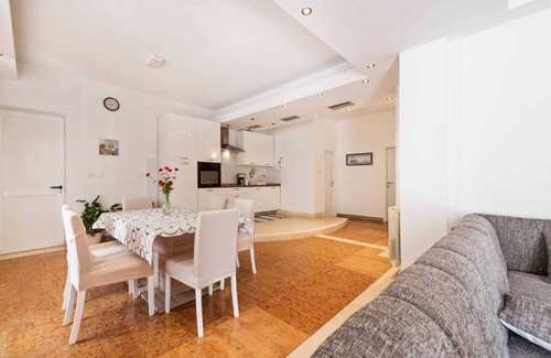 Ruzic House | Villa Ana - 3 bedroom apartment with a Pool