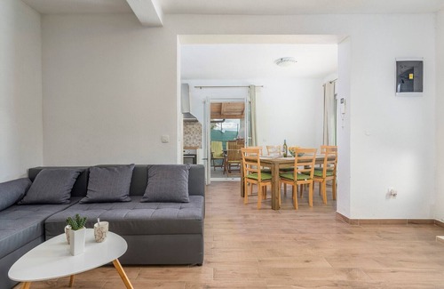 Rakotule Villa | Villa Ana in Spinovci