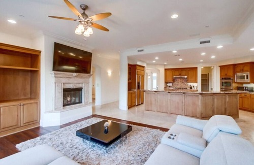 Kit Carson House | Villa Andalusia -6BR/5BA Luxury Retreat w/Views