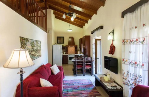 Kournas Villa | Villa Andreas with private swimming pool and spacious courtyard!
