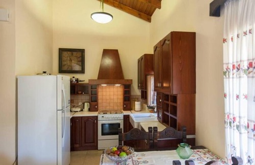 Kournas Villa | Villa Andreas with private swimming pool and spacious courtyard!