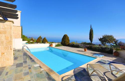 Lara Villa | Villa Angelena