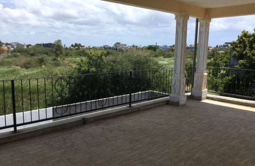Pereybere Villa | Villa Angellay - 200 m², swimming pool, 6 bedrooms, large garden, 10 mins walk to the beach