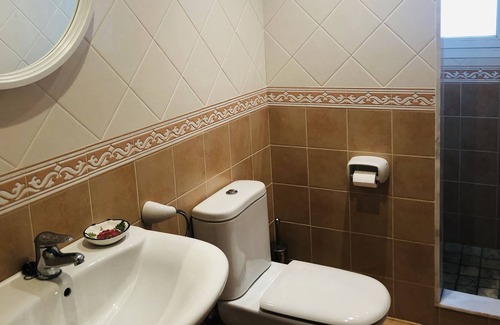 Arnella Villa | Villa Anne. 4 bedrooms, very comfortable, quiet area.