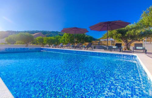 Marina Villa | Villa Antonia with heated pool