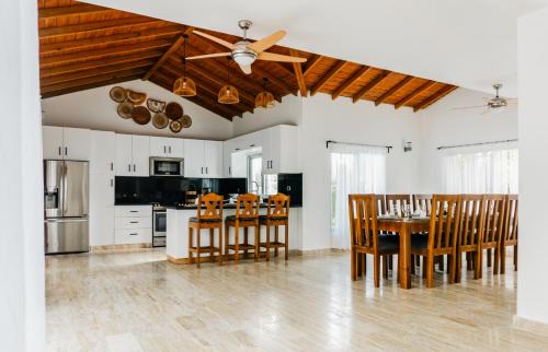 Sanchez Hotel | Villa Anyelina Hotel boutique