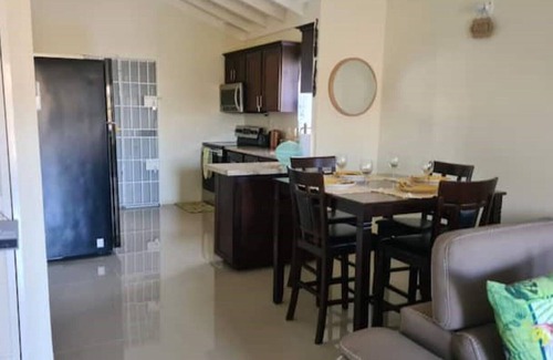 Falmouth House | Villa Applebee – from Home to Yard @ Stonebrook Manor!