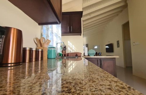 Falmouth House | Villa Applebee – from Home to Yard @ Stonebrook Manor!