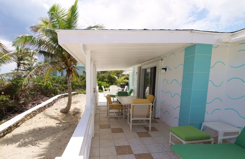 Stella Maris Villa | Villa Aqua, beach & ocean front