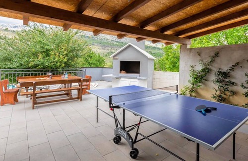 Tugare Villa | Villa Aris - Five Bedroom Villa, Sleeps 12