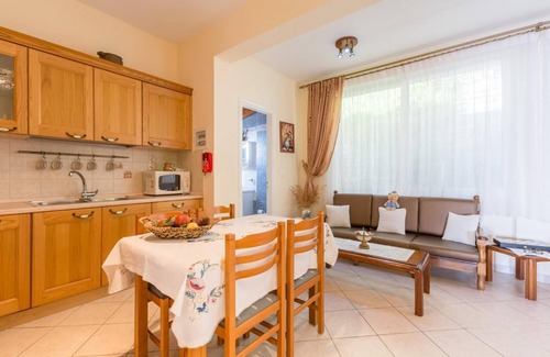 Nisaki Villa | Villa Aris - Two Bedroom Villa, Sleeps 4
