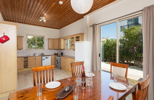 Peyia Town Villa | Villa Aristotle - Four Bedroom Villa, Sleeps 8