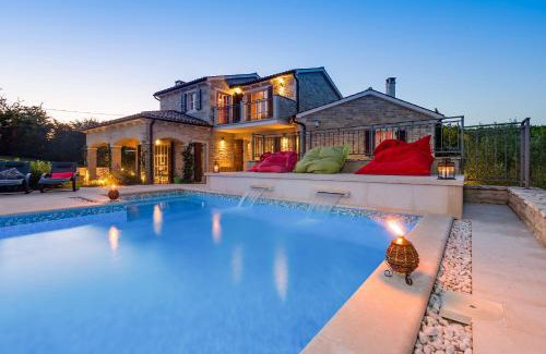 Banki Villa | Villa ARtIEN with swimming pool