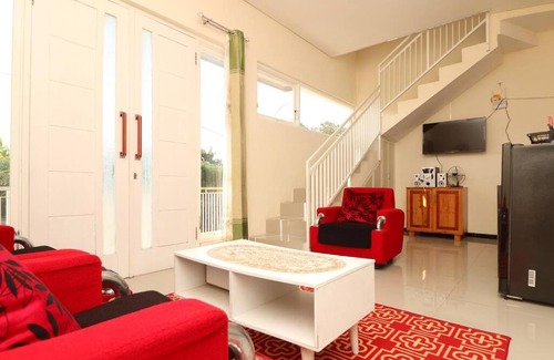 Oro Oro Ombo Villa | Villa Ashiya with Private Pool Balcony and Karaoke