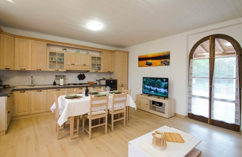 Panicarola Villa | Villa Asia 2-bedroom villa with heated swimming pool and AC Trasimeno Lake