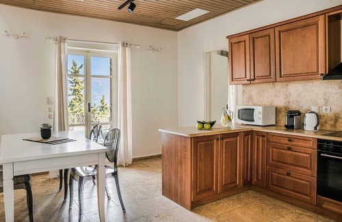 Evreti Villa | Villa Astria - Five Bedroom Villa, Sleeps 10