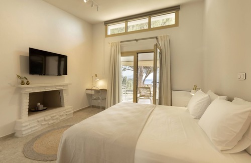 Skaloma Bed & Breakfast | Villa Aura Loutraki