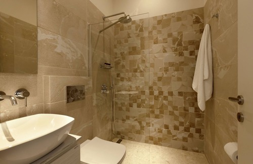 Skaloma Bed & Breakfast | Villa Aura Loutraki