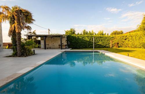 Moncrabeau Villa | Villa au Petit Bonheur avec clim - Hameau au calme - piscine chauffée - pétanque
