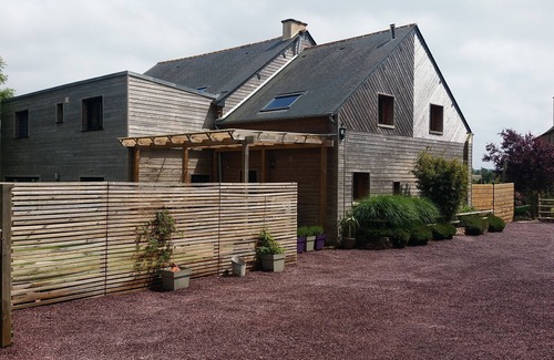 Saint-Malon-sur-Mel House | Villa Avec Piscine Privée Très Proche de la Forêt de Brocéliande