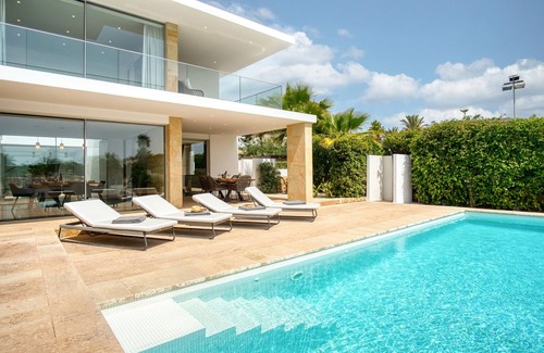 La Sabatera Villa | Villa 'Azul' with Mountain View, Wi-Fi and Air Conditioning