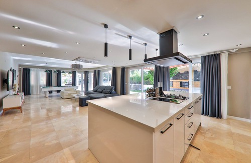 Hisaronu House | Villa Babadag 5 Star Luxury Tropical Villa Wi-Fi BBQ Children-Pool