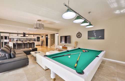 Hisaronu House | Villa Babadag 5 Star Luxury Tropical Villa Wi-Fi BBQ Children-Pool