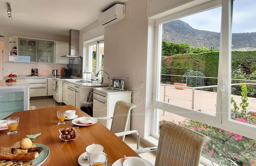 Palau-Saverdera Villa | Villa Balmes