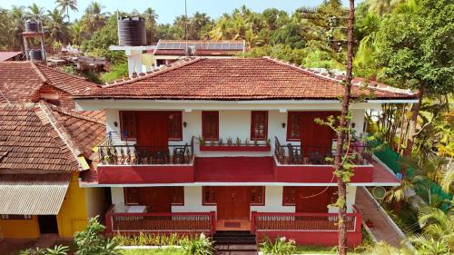 Sernabatim Villa | Villa Barbosa, 2 BHK Villa & Luxury Rooms near Colva, Sernabatim, Benaulim Beach