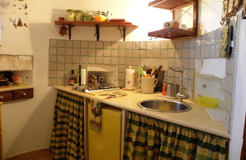 Monte Sant'Angelo Villa | VILLA BASSO - lovely apartment with private terrace. Ideal for couples