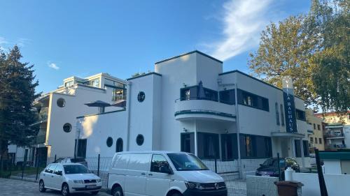 Siofok Aranypart Apartment | Villa Bauhaus Labi Garden wellness apartman