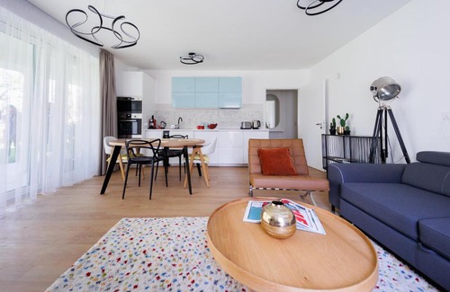 Siofok Aranypart Apartment | Villa Bauhaus Wellness Apartman Fsz. 3