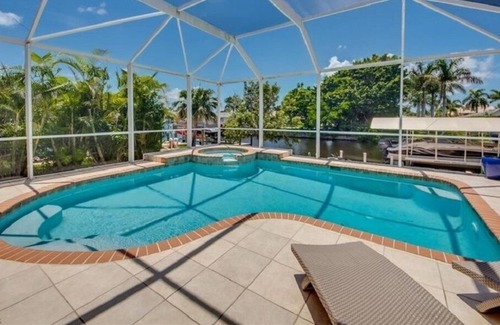 Yacht Club House | VILLA BAYSHORE