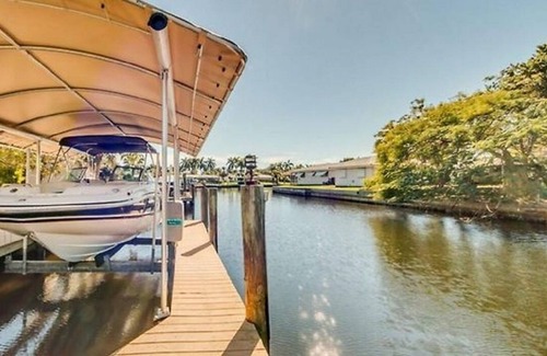 Yacht Club House | VILLA BAYSHORE