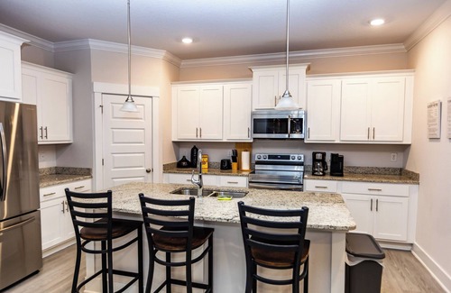 Northwest Pensacola House | Villa Belleview - 20 minutes from Pensacola Beach and Downtown!
