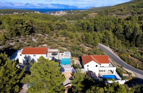 Pitve Villa | Villa Belpur