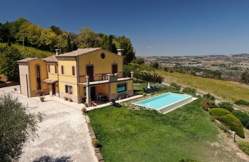 Montegranaro Villa | Villa Belvedere Fortuna, swimming pool, 4 bedrooms, for 16 people, with sea view
