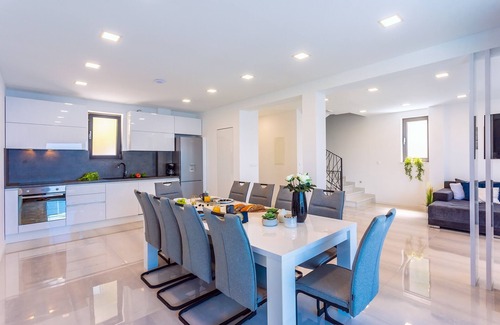 Borak Villa | Villa Belvedere with heated pool, billiards, Media room, sea views,10 pax