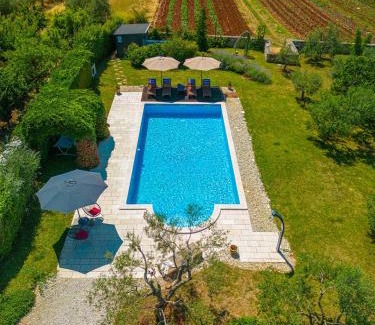 Mofardini Villa | Villa Benka, Istrian stone house