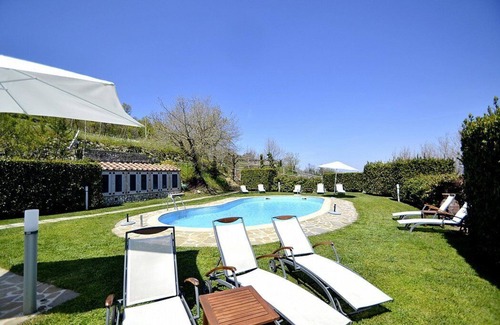 Colli di Fontanelle Villa | Villa Berenice Grande: A charming three-story villa with a view of the seascape and both the Sorrento and Amalfi Coasts, with Free WI-FI.