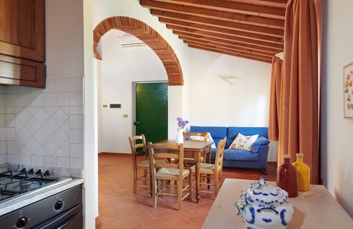 Montespertoli Villa | Villa between Florence Siena and Pisa. 1 km to village. A/C in all rooms-Wi Fi