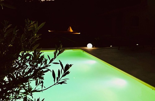 Laudun Villa | Villa between Vines and Garrigue, Calm and Relaxation