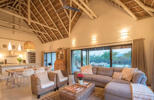 Hoedspruit Villa | Villa Blaaskans, holiday home with pool in wildlife reserve near Kruger Park