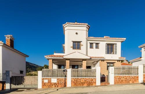 Velez de Benaudalla Villa | Villa Blanca - piscina de sal, playa 15mn, sierra