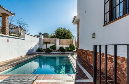 Velez de Benaudalla Villa | Villa Blanca - piscina de sal, playa 15mn, sierra